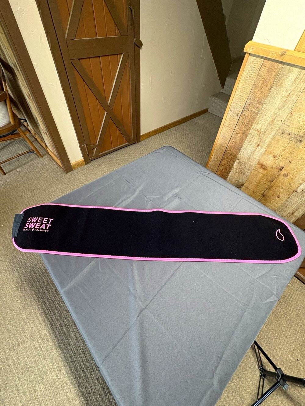 Sweet Sweat Waist Trimmer Sauna Belt for Ab Muscles, Unisex Adults Black/Pink